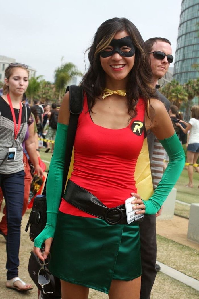roșu bluză, fustă mini verde, Zeuichen dintr-un costum super-erou - rapid Halloween