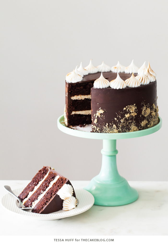 Prepare bolo de chocolate para o seu aniversário, organize uma celebração inesquecível