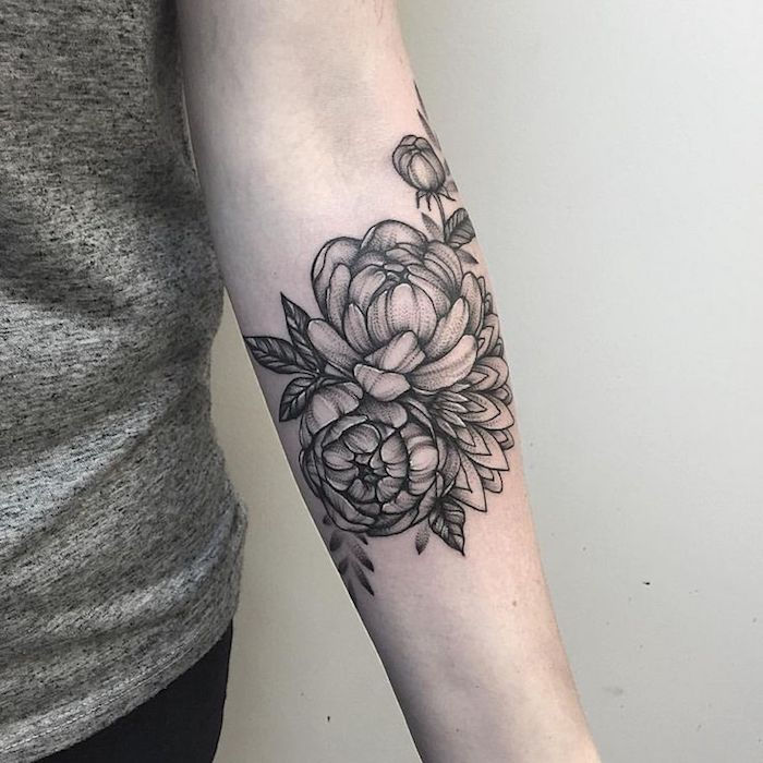 tattoo motieven, onderarm tatoeage, tatoeage met bloemen