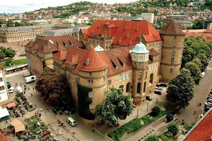 vacker semester i Tyskland ett slott mitt i staden är denna milstolpeidé