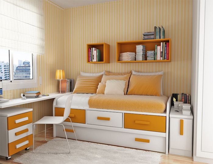 Paauglių kambario idėjos - apelsinų lova, nedidelis rašomasis stalas su baltąja kėdute