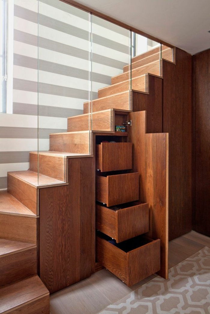 dulap-under-scari-foarte-frumos-design-din-lemn