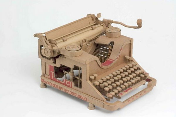 mașină de scris-eficace-design-din-carton-efecte-idei-carton-crafting cu carton