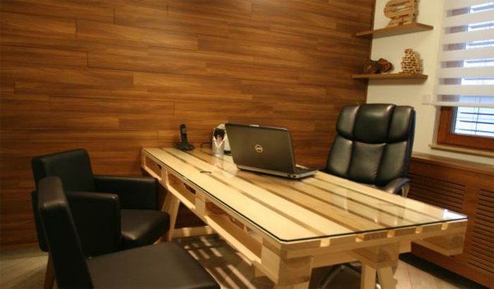 skrivbord platt utrymmesbesparande-skrivbord-design-from-trä
