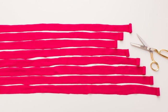 instruktioner med idéer för att inse rosa slipskivor snittar sax skärning