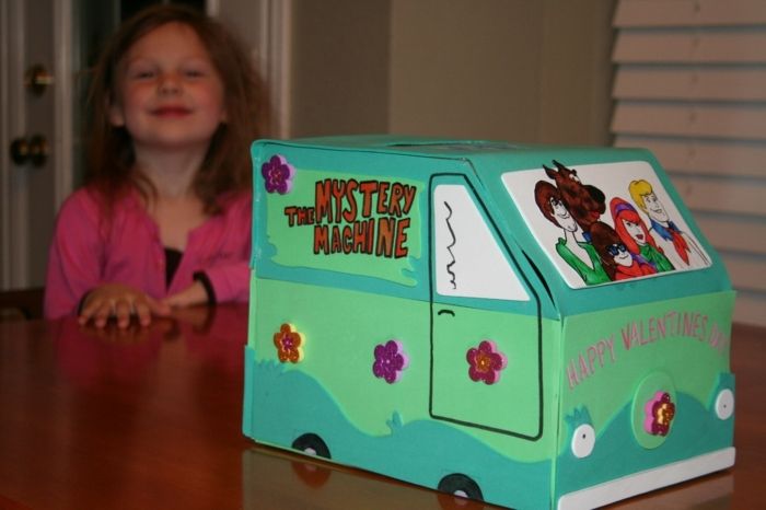 zielony samochód z małymi kwiatami z filmu Scooby Doo na listy miłosne dla dzieci
