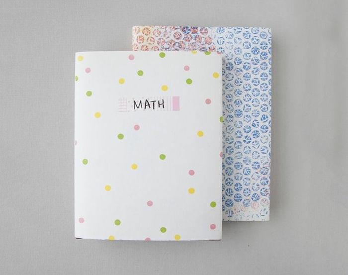 Faceți-vă singur cartea de acasă - în matematică cu design simplu de inscripționare