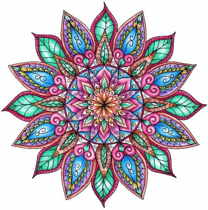 motivo a mandala colorato con molte foglie e spirali, con un grande cerchio e tanti piccoli motivi a forma di cuore