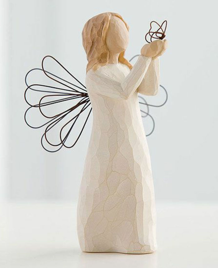 angelo custode legno figurina farfalla