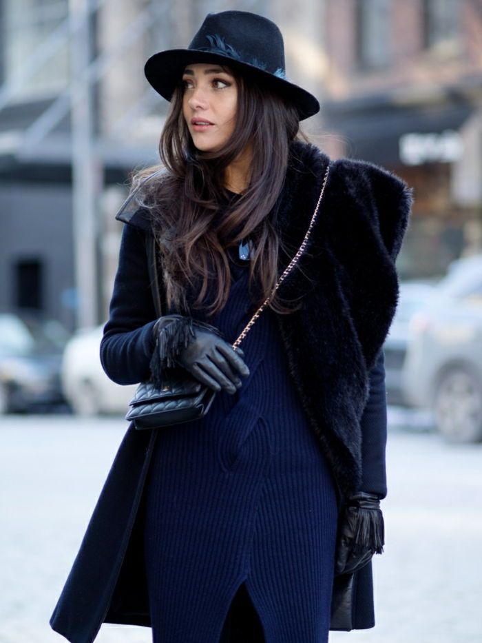 svart och blå kombination hat-liten Chanel bag-Wintermanterl Ladies pälskrage