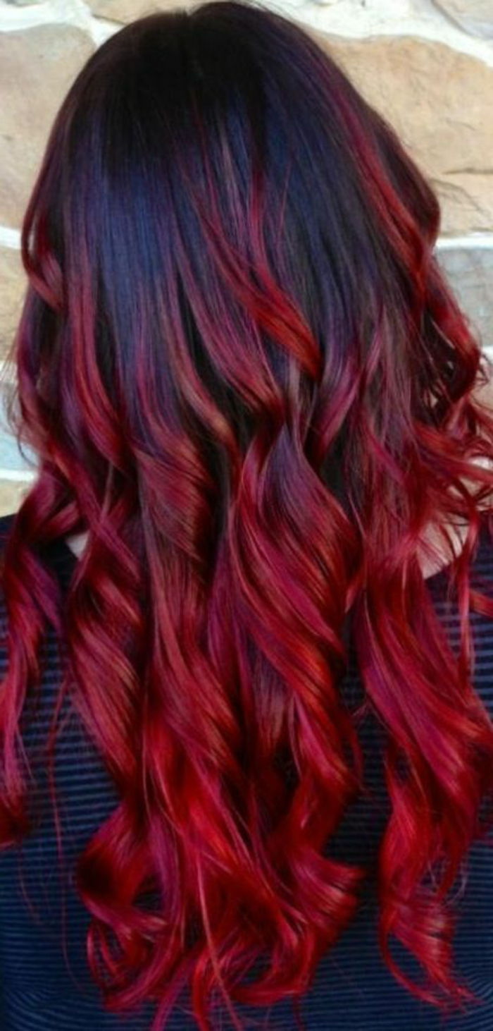 juoda-raudona-plaukų ilgai gražus-suvilioti