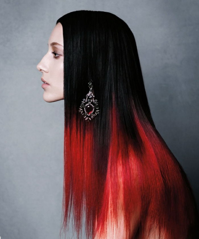juoda-raudona-plaukų ilgi plaukai-Chic