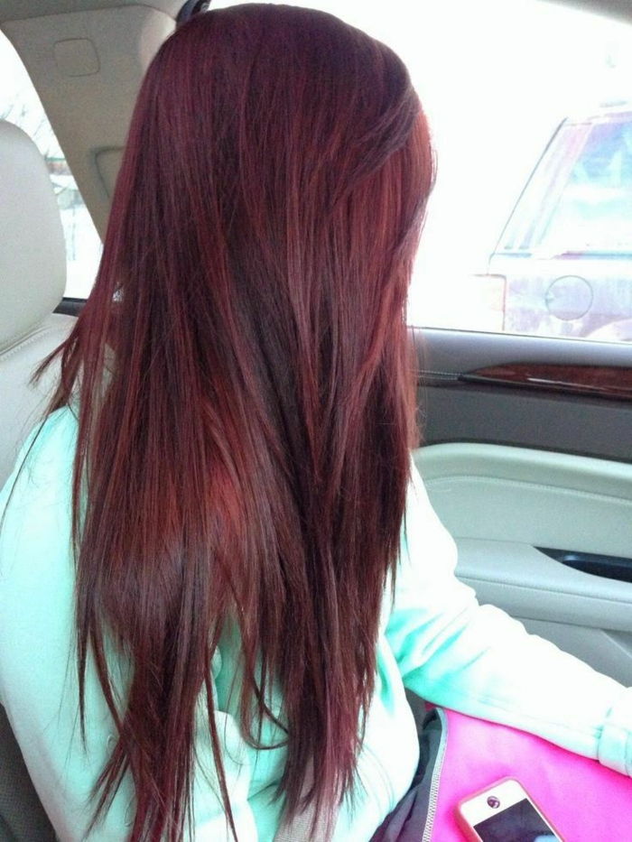 juoda-raudona-plaukai super gražus-plaukai