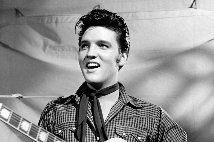 negru-alb-foto-of-elvis-coafuri-rockabilly Presley 50-ani-stil-pentru-bărbați