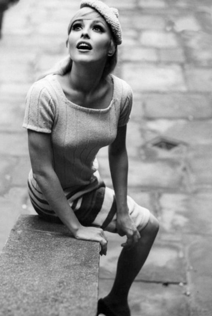 alb-negru fotografie retro beretă Sharon Tate-tricotate