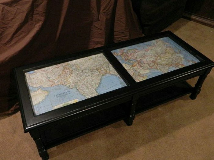 Black konferenčný stolík drevená dekorácia World Map Atlas