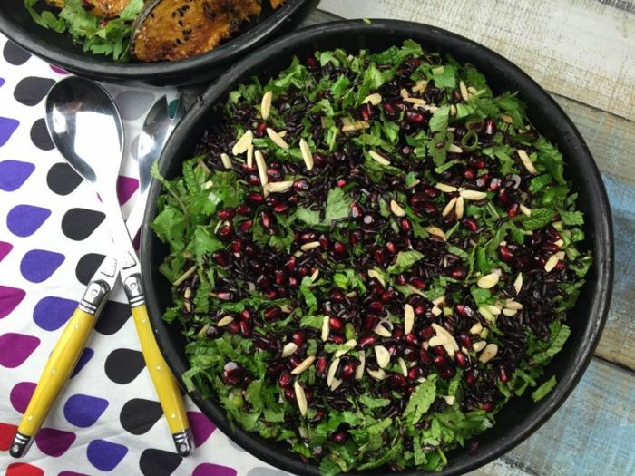 receptas juodieji ryžiai. Ryžių salotų su juodu ryžių mityba faktai, paruošti žalius petražoles