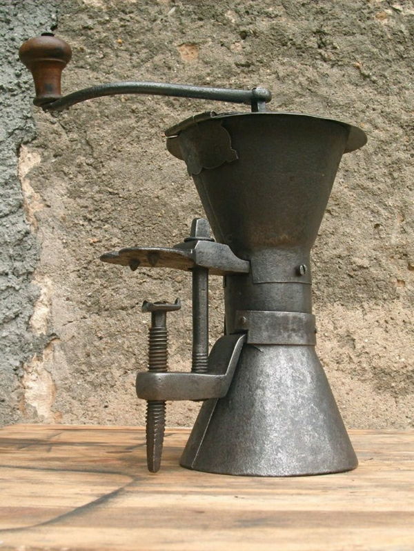 Çok eski-fransız-kahve değirmeni-of-iron