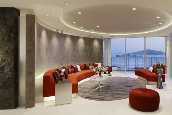 veldig fancy-living-room-eksempler-super-stor sofa med mange kaste puter