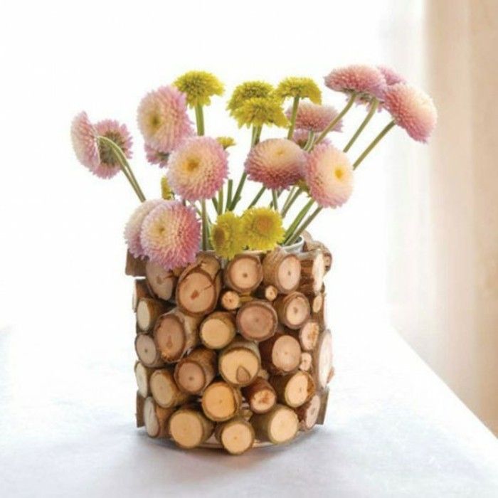 foarte frumos-atractiv-diy-vaza-cu-flori-holzstamm-deco