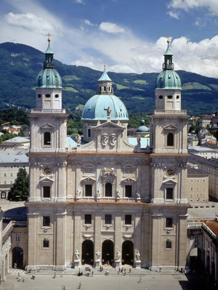 foarte frumos-baroc arhitectura-Salzburg Catedrala
