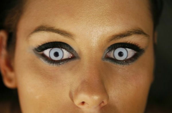 veľmi-hrozné modré kontaktné šošovky-pre-halloween