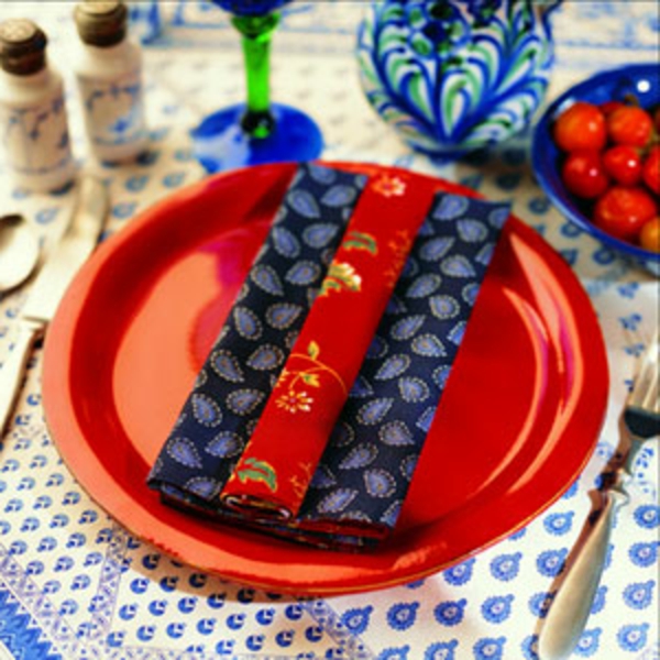 dekorasjon-rød-og-blå-serviett kombinere rynke-jul