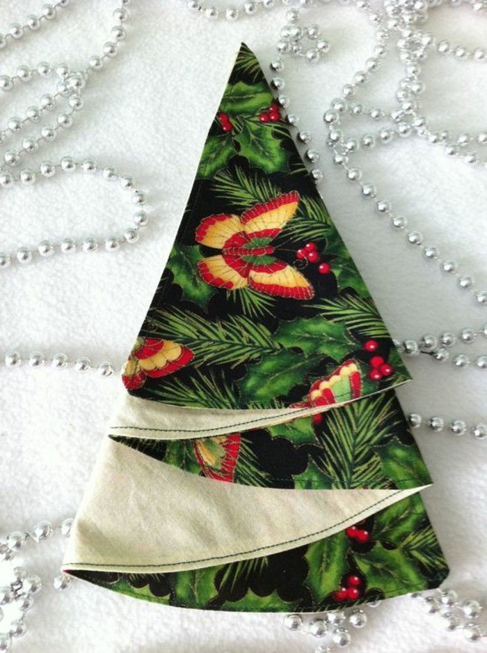 serviett-folding-jul-med-sommerfugl-mønster