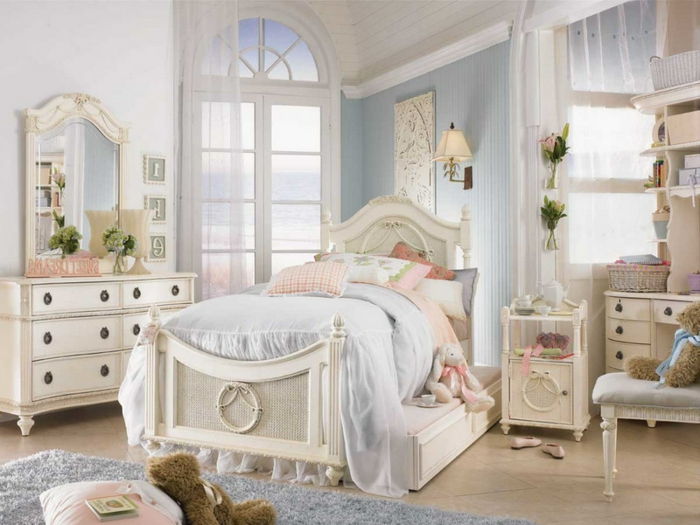 ošumělý-chic tapeta elegantná biela posteľ model