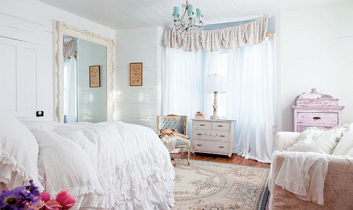 beyaz ve pembe, ahşap mobilya perişan şık yatak odası