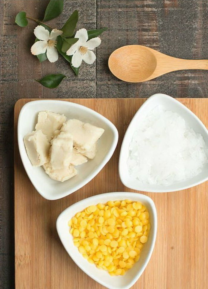 Faça uma loção corporal a partir de produtos naturais - manteiga de coco, cera de abelha, manteiga de karité