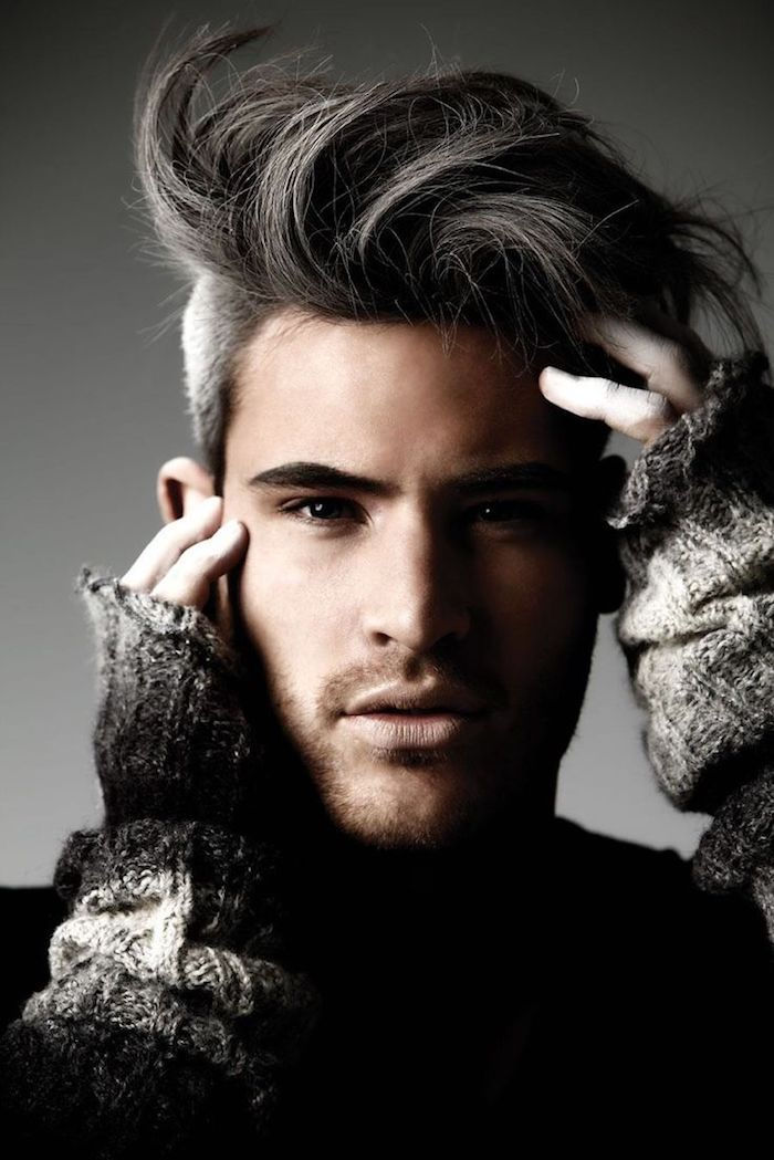 sidde frisyrer for menn grå hår flott stil modell photosession bilder bilder