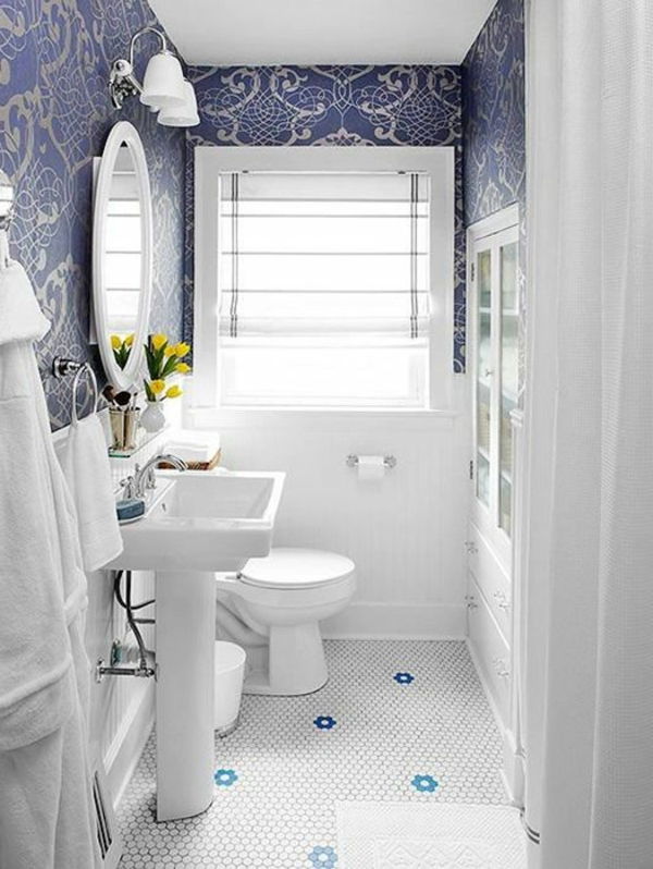 fantastisk-silver-blå vägg wallpaper-in-badrum
