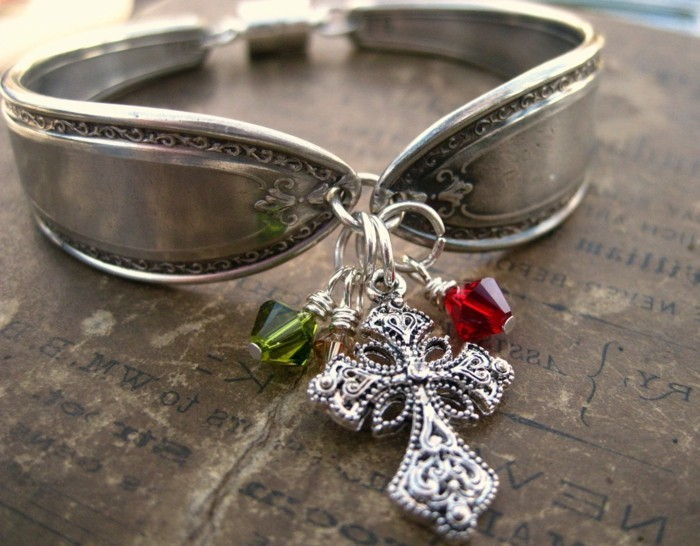 gioielli in argento-te-sono-un-cross-e-vetro colorato bead-on-braccialetto