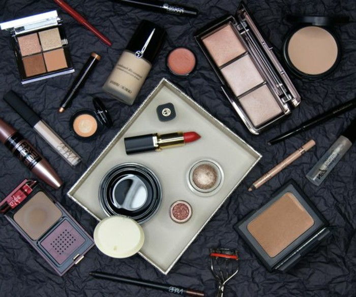 silvester-make-up-vse-Potrebno-temelj-ozemljitev-rouge-senca-Lipliner-make-up