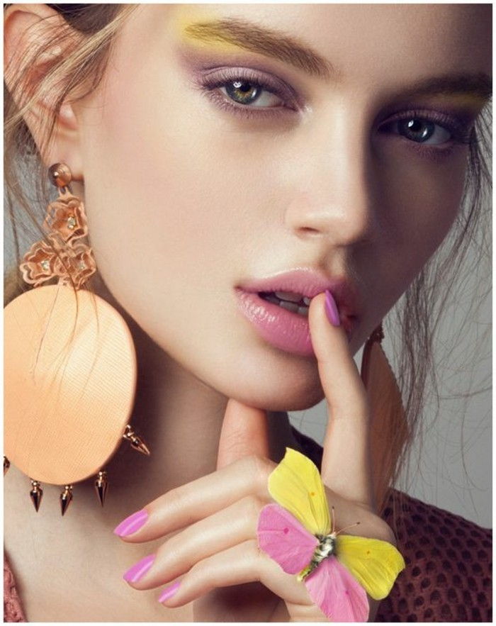 silvester-make-up pink-in-rumena metulj-melodije-uhani-bruto-prst-ustnice