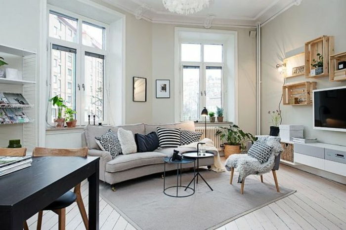 Scandinavian set-small-living-med-två-fönster
