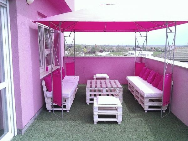 soffa-off-pallets-rosa färg - moderna terrasser design i rosa
