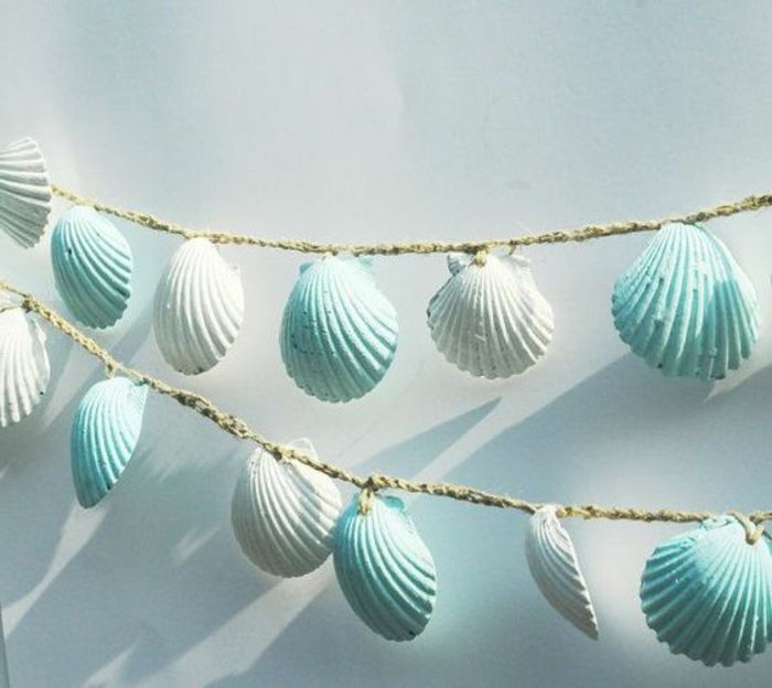 Okno dekorácie Letný girlandu škrupín vytvára morské farby