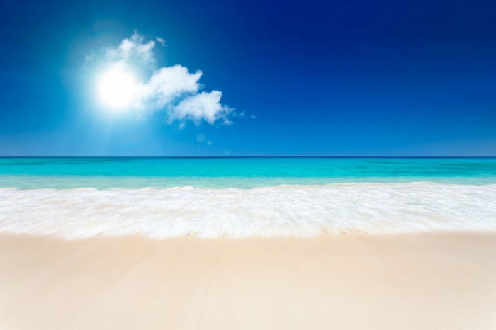 zon-en-strand-mooi-blue-parelachtige