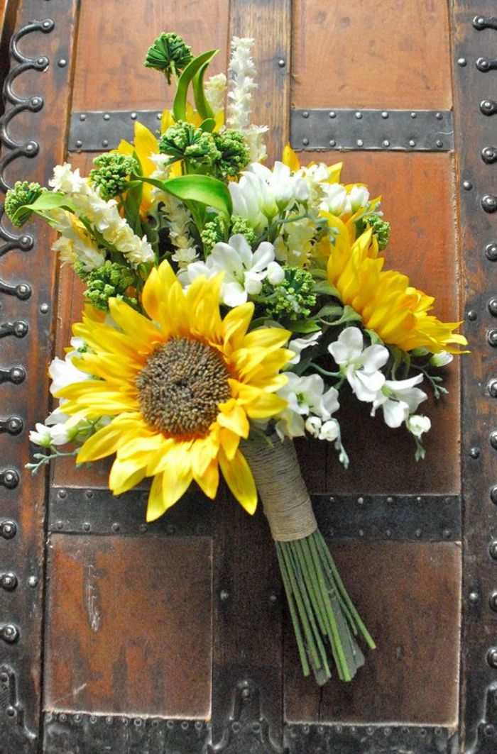 --sonnenblumen-buketter-med-vackra-blommig dekoration-deco-med-blommor