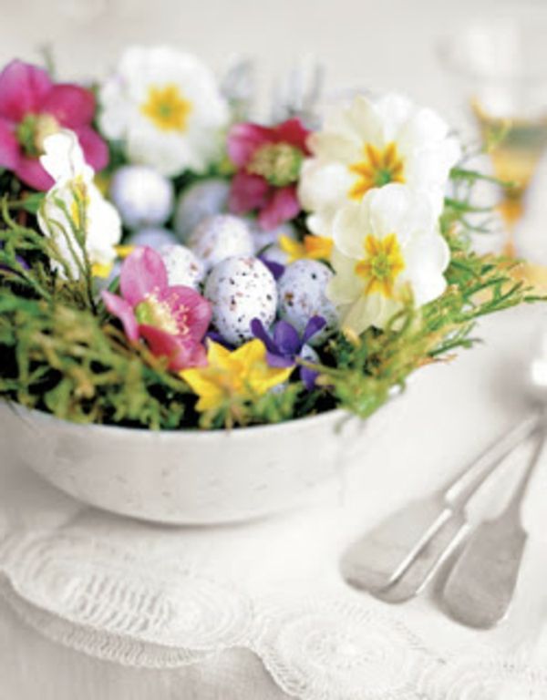 çiçek kase-ile-paskalya-yumurta-renk-mix