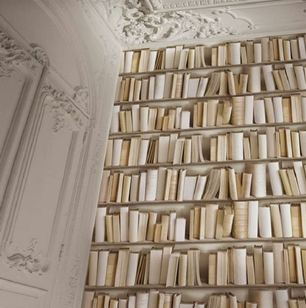 stilizirane knjige stena v smetanovi-barve-pomanjšane