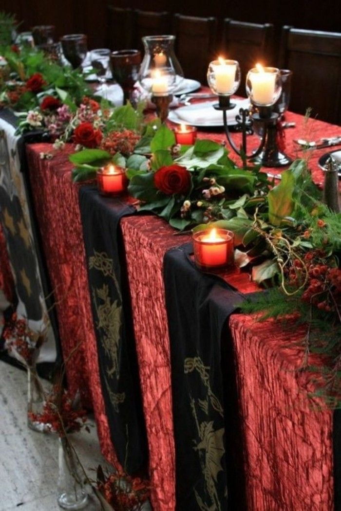 Stilingas raudonas stalo puošmena vestuvių-in-viduramžių stiliaus