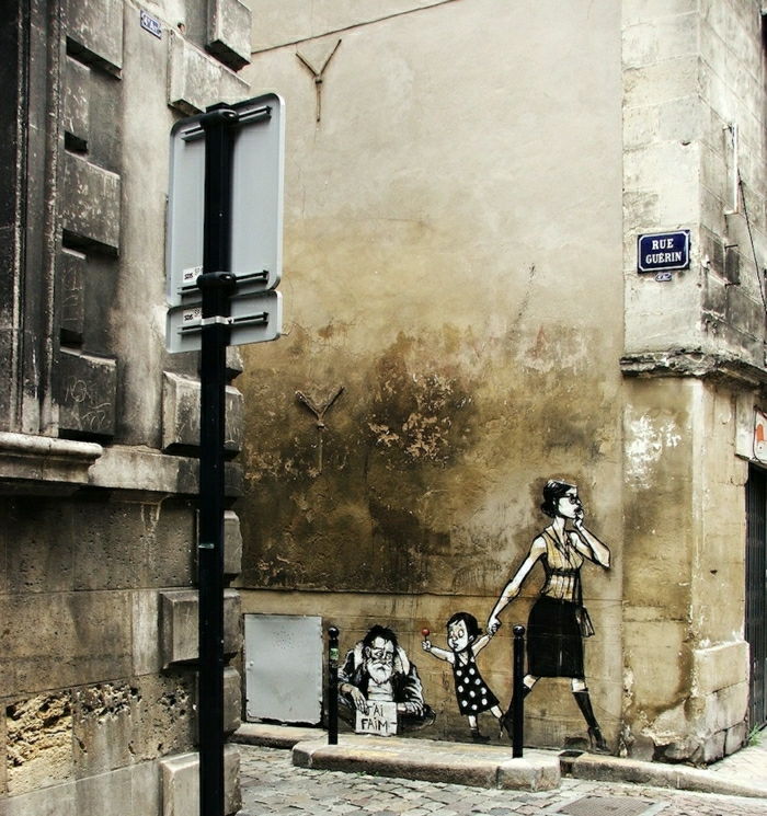 street-art szablon graffiti, matka-dziecko starszy mężczyzna żebrak