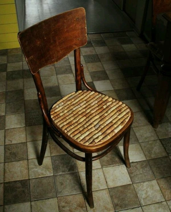 stolička-remeselníček-s-korek-krásny diy model
