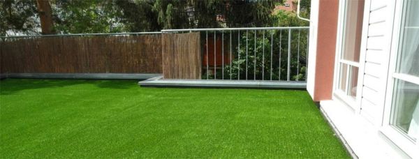 super-kul-terasa-z-umetno travo trate preprogi