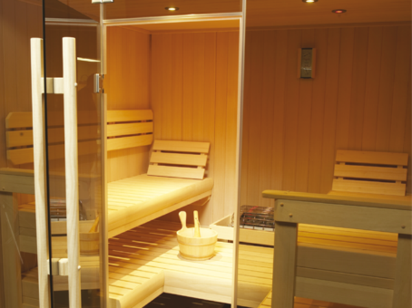 super-Design-of-sauna-s-sklo čelného