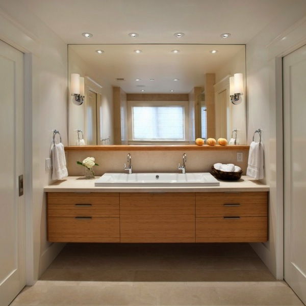 -super-pekné osvetlenie, moderný dizajn v kúpeli