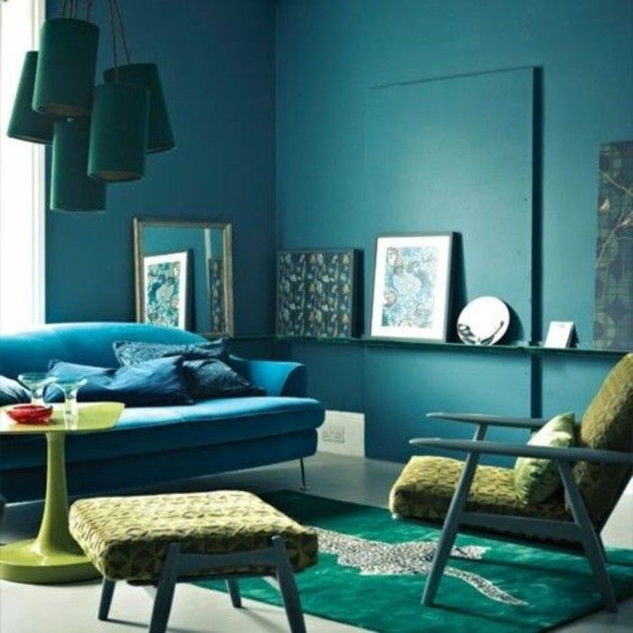 super gražus modelio-svetainė-mėlyna sofos-žalia-taburetė